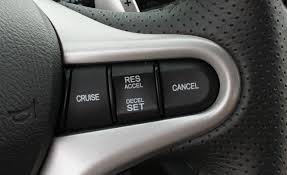 ĐỘ CRUISE CONTROL CHO Ô TÔ – NÊN HAY KHÔNG ?